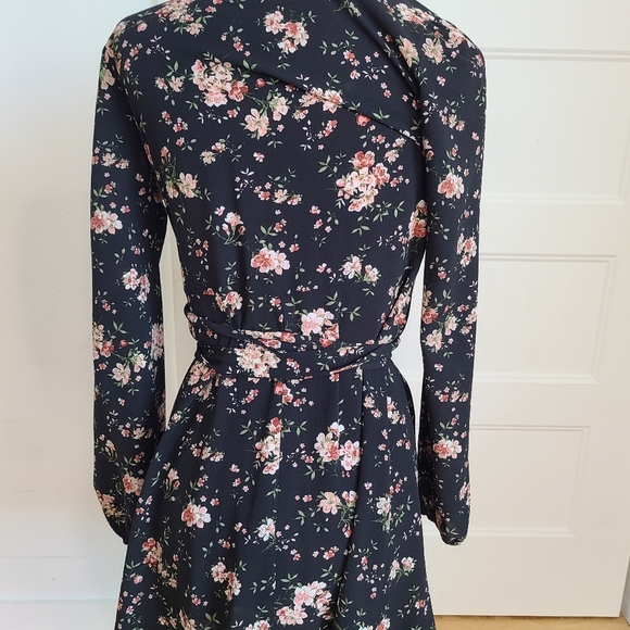 Twik dress black and pink flowers - Picture 3 of 4